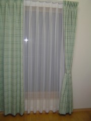 カーテンを綺麗にクリーニング.jpg
