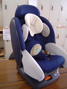 チャイルドシート（洗い前）.jpg
