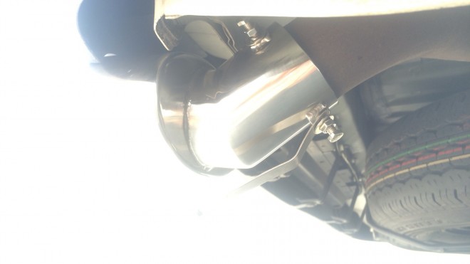 ハイエースにマフラーカッターを付けた クリーニング４０３ ヨンマルサン